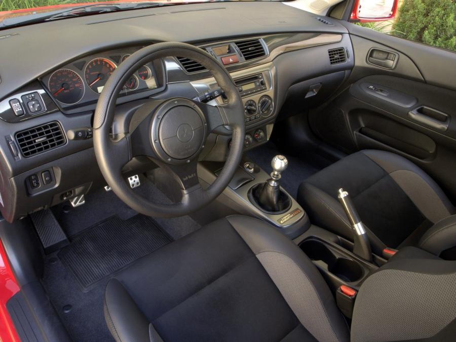  Mitsubishi Lancer Evolution IX MR 2007 года  (фото 78 из 129)